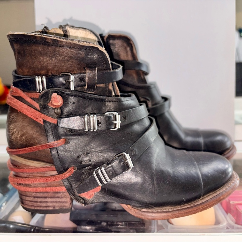 Freebird by Steven CRUE Leather Moto Ankle Boots Size 6